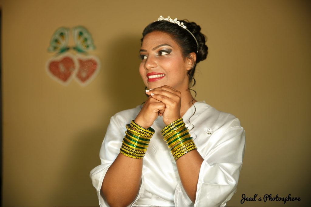 Radhikaa Fashions Beautiful Goa Special Lac Bangleset Multicolor Nimbu  MIrchi Design with Waved churi Pack of 10